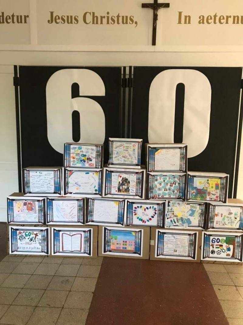 280655665_1964838560366649_341268918837420087_n (1).jpg